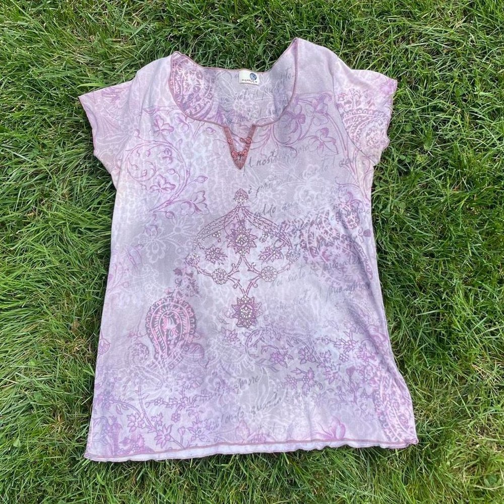 y2k short sleeve patterned top